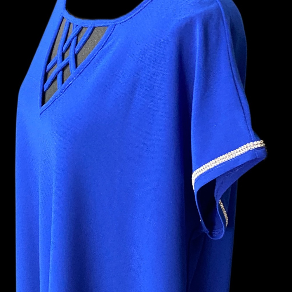 89th & MADISON BLUE BLOUSE NWOT